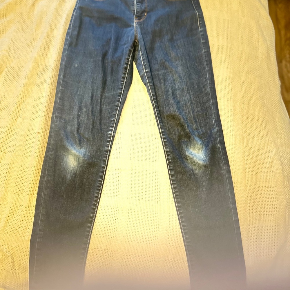 Levi's Women's Straight Leg Jeans  Blue size 26. Little distressed. Nice fit.